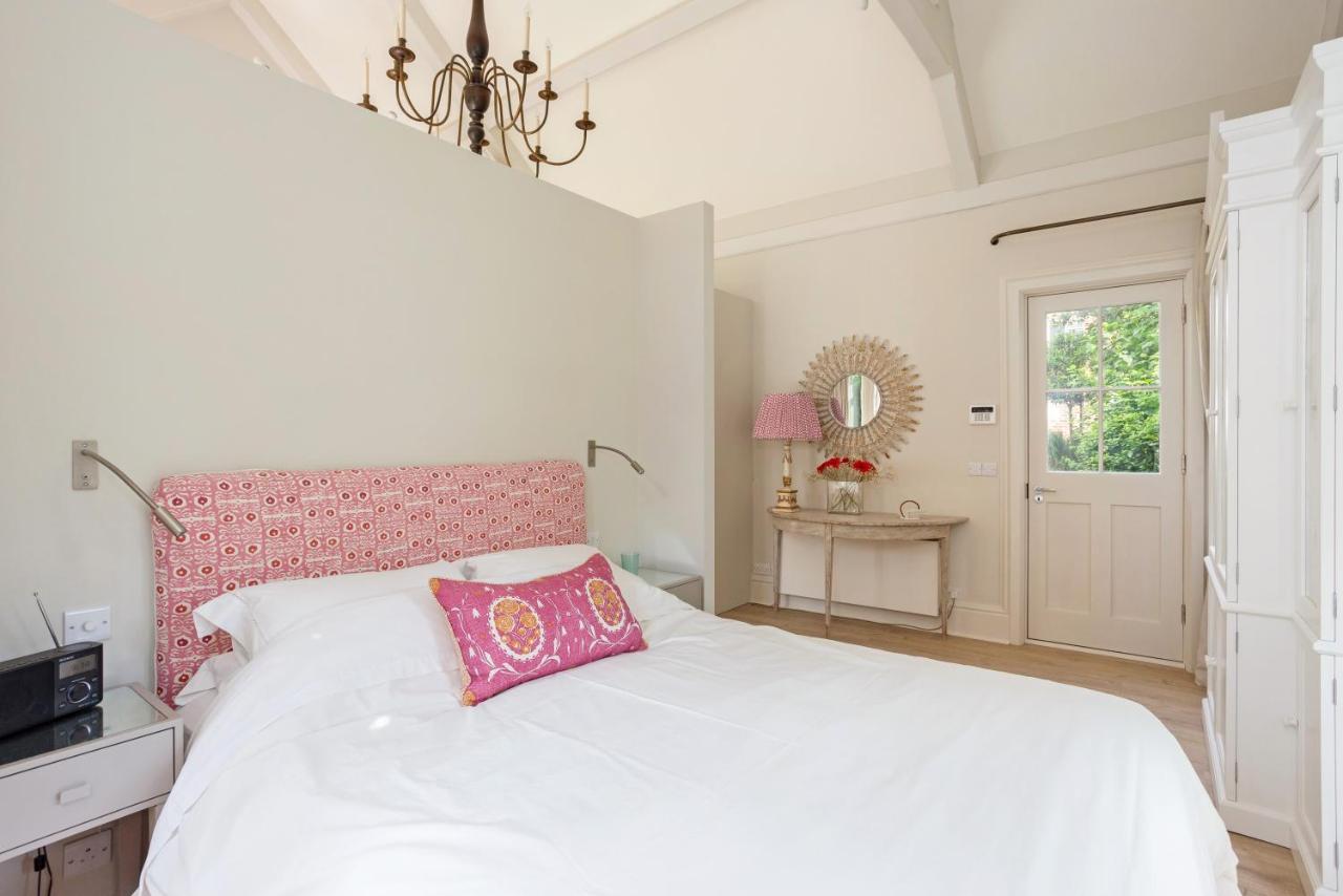 The Annexe - Beautiful Apartment With Garden Close To Heathrow And Windsor Staines-upon-Thames Exterior photo